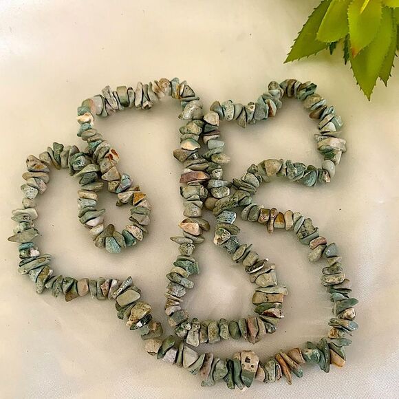 GREEN JASPER Artisan Necklace Natural Stone Chips 34” Long Hippie Gypsy - Picture 1 of 6